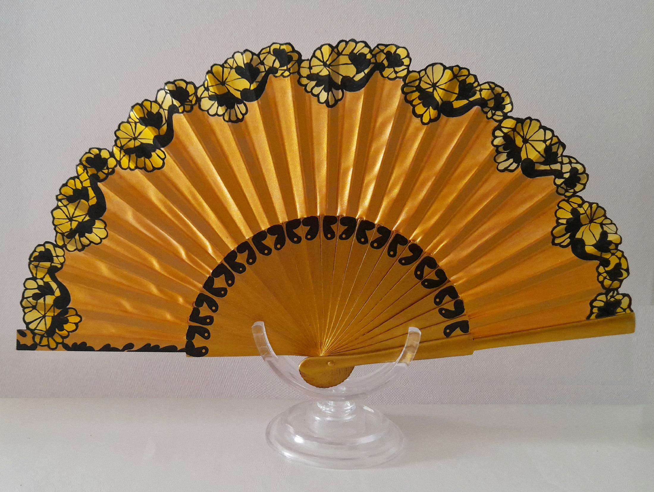 Ventilador de cetim desenhado e pintado à mão "Flamenco