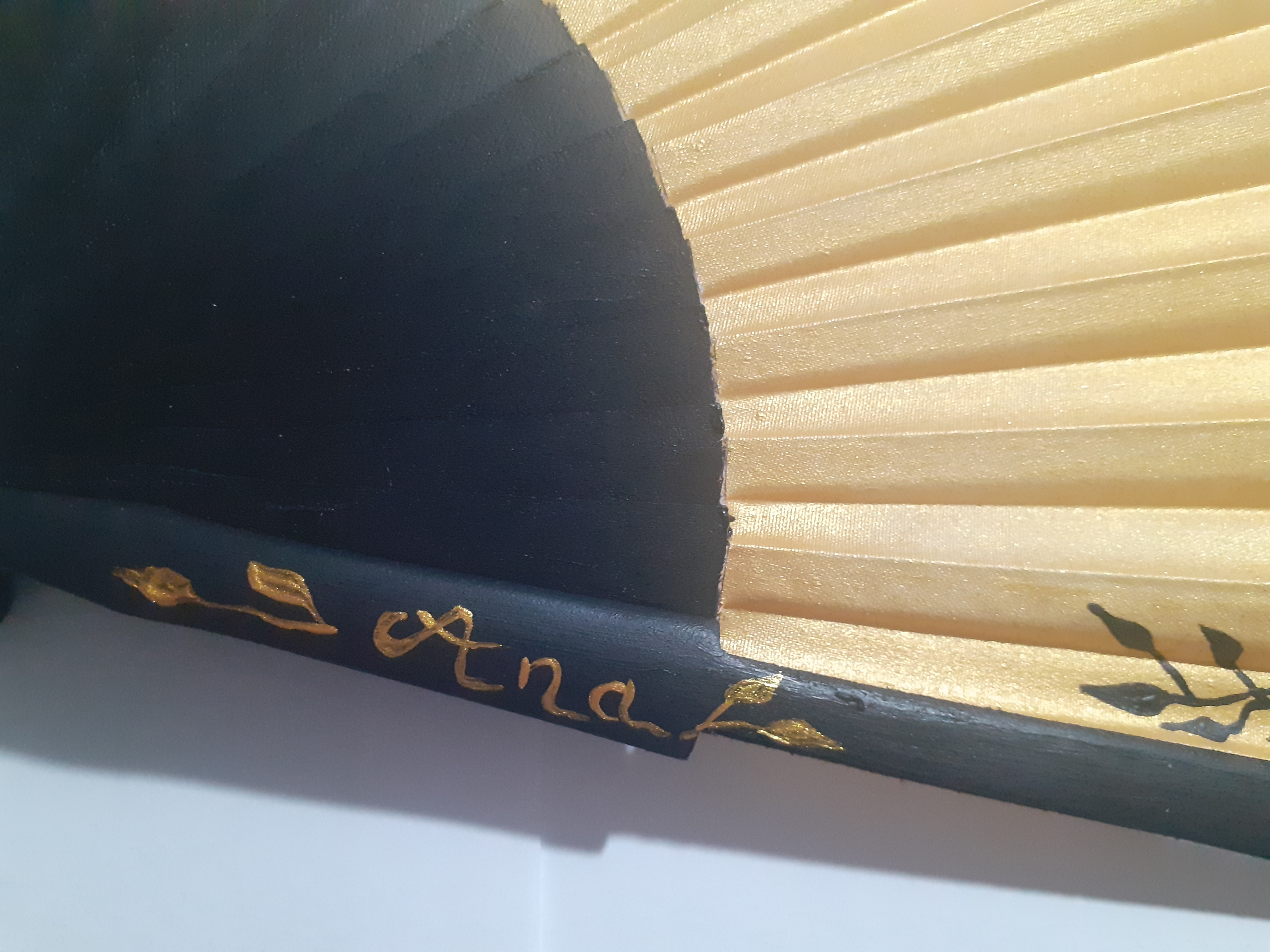 Ventilador de cetim de algod&atilde;o pintado &agrave; m&atilde;o e desenhado &agrave; m&atilde;o "Liberty