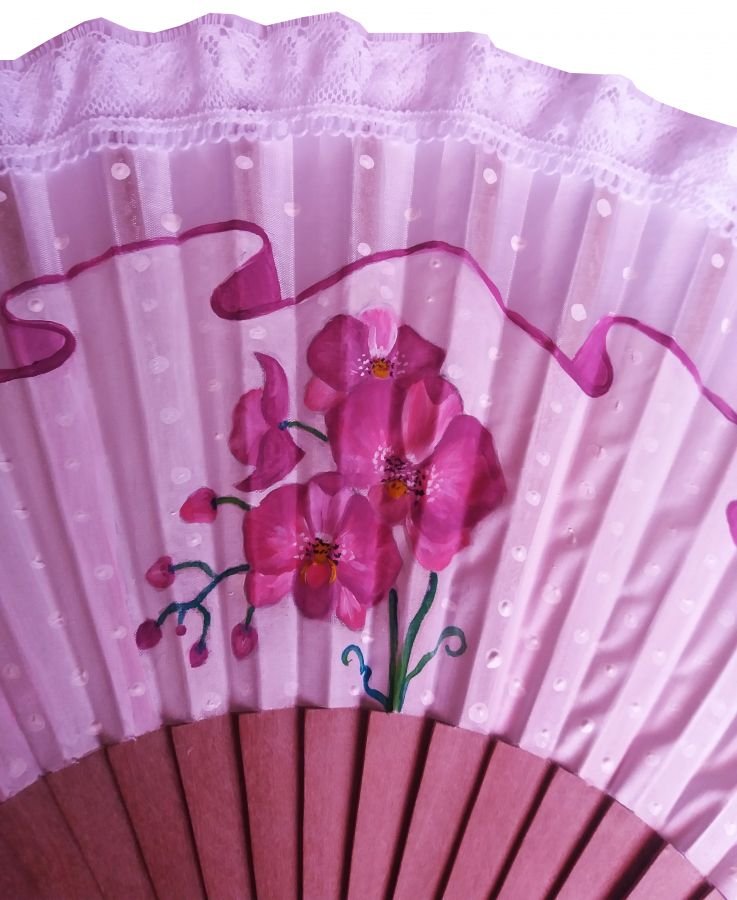 Um grande leque desenhado à mão e pintado à mão, personalizado com renda "L'orquidée