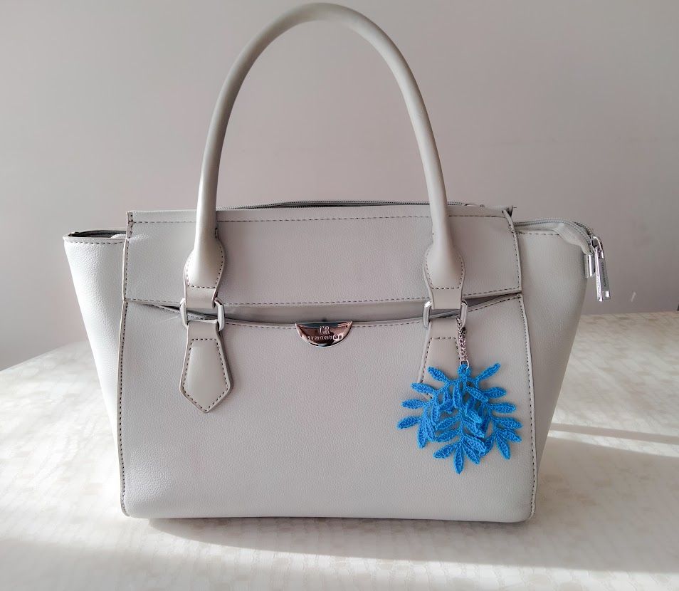 Jóia de bolsa - Folhas - Azul eléctrico