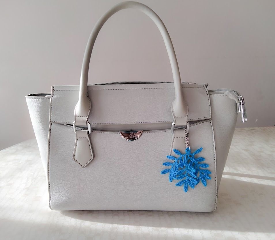 Jóia de bolsa - Folhas - Azul eléctrico