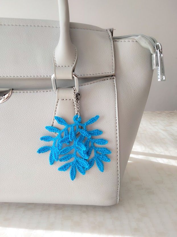 Jóia de bolsa - Folhas - Azul eléctrico