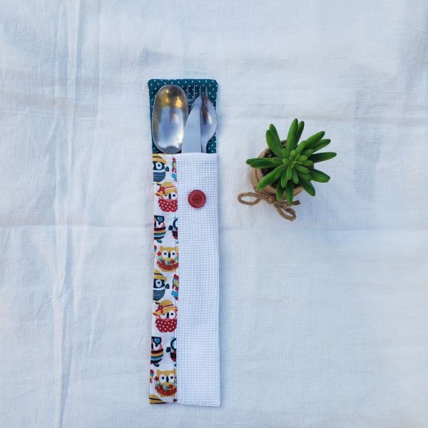 pochette &agrave; couverts en tissu