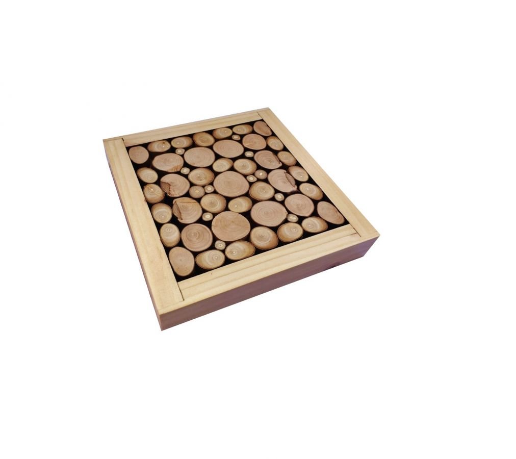 Tapete de mesa em madeira de avelã / lilás, reversível numa chávena com decoração de crepitação dourada