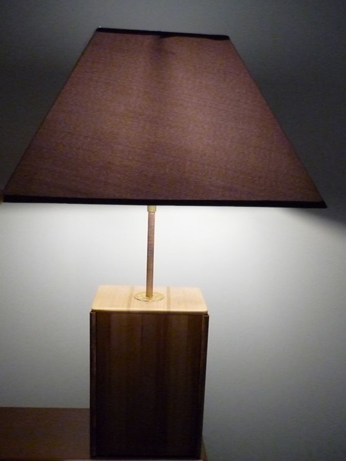 Lâmpada de Mesa 63 Cm, Madeira Nobre : Castanha, Carvalho, Nogueira