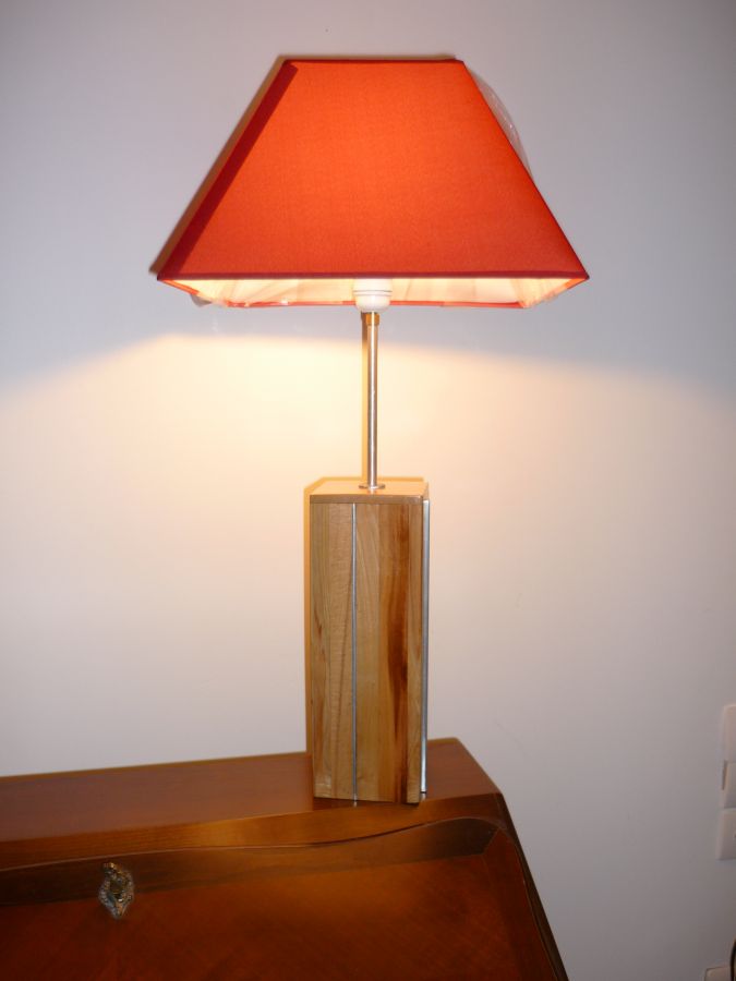 Lâmpada de Mesa 76 Cm, Madeira Nobre : Ameixa, Cerejeira, Sequóia, Faia