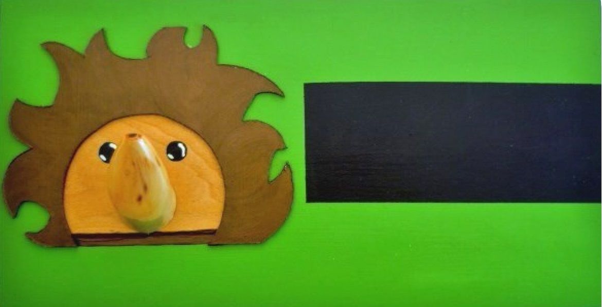 Modelo do conjunto Volta à Escola de Madeira: Porco-espinho (Copo para lápis e Gancho de Casaco Montado na Parede)