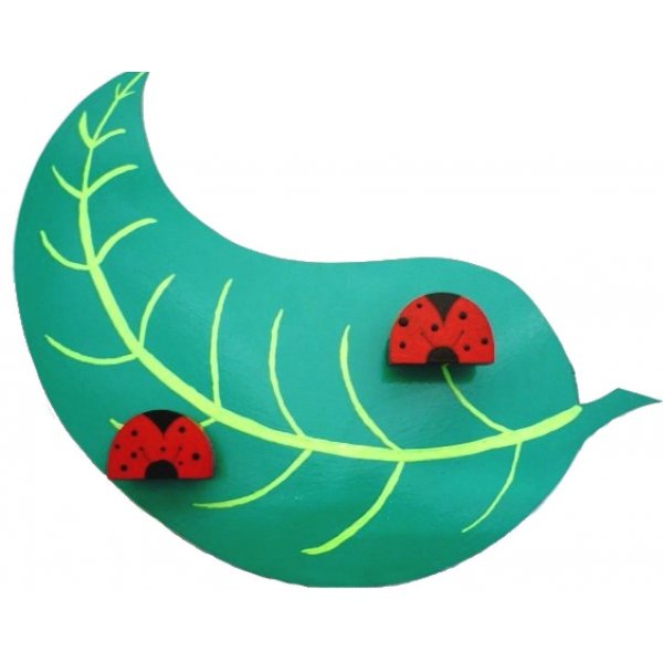 Porta-capas e copo de l&aacute;pis Ladybird e folha