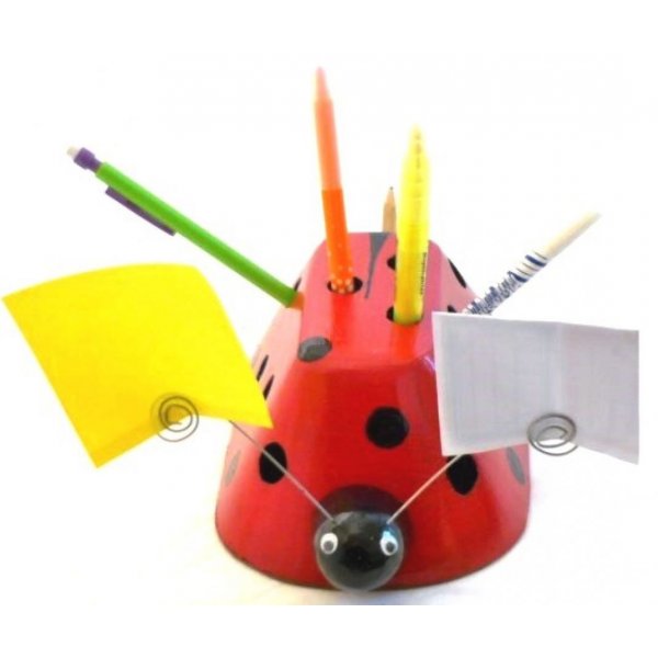 Porta-capas e copo de l&aacute;pis Ladybird e folha