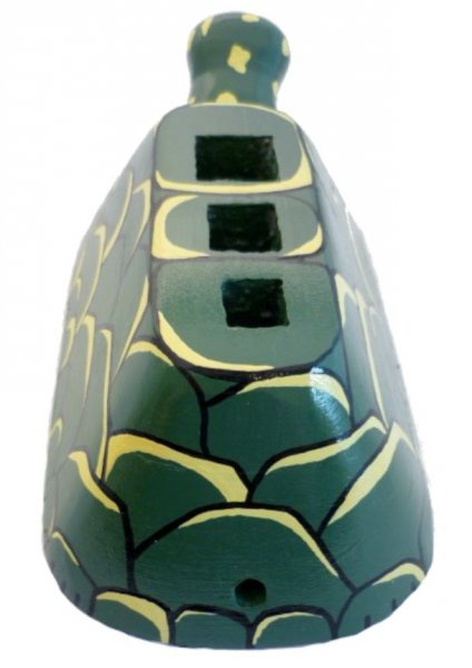 Voltar ao modelo de madeira do conjunto escolar: copo de l&aacute;pis de tartaruga e cabide de parede com uma cavilha