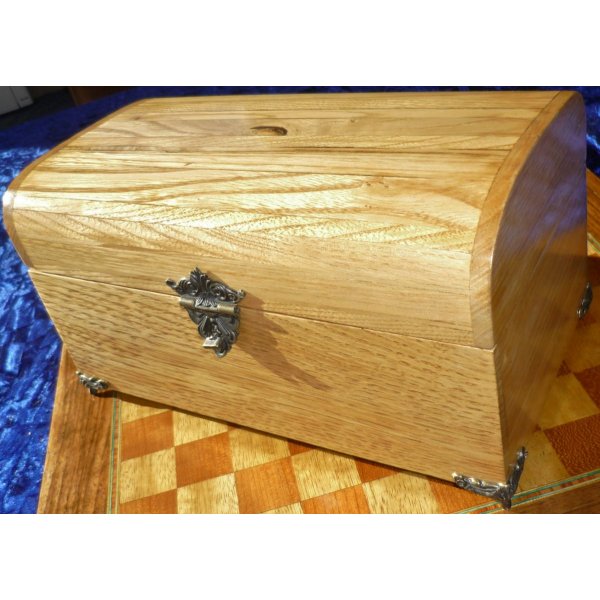 Peito de Madeira de Castanheiro dos Piren&eacute;us muito bonito 