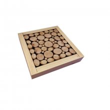 Tapete de mesa em madeira de avelã / lilás, reversível numa chávena com decoração de crepitação dourada