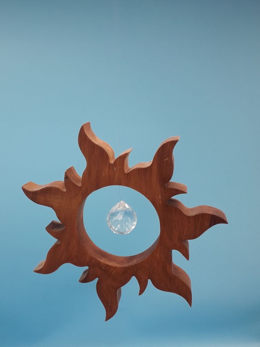 Apanhador solar de madeira nobre para pendurar com esfera de cristal