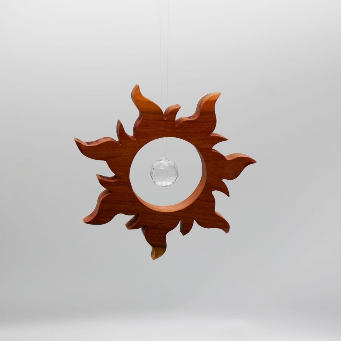 Apanhador solar de madeira nobre para pendurar com esfera de cristal