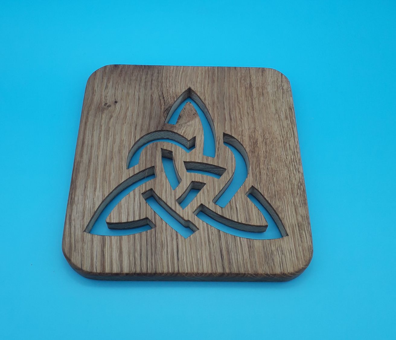 Triângulo Trivet Celtic num quadrado