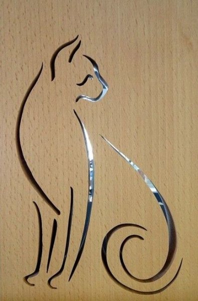 Figura de gato a todo o comprimento