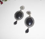 Brincos com cabochon de pedra hematite em metal prateado