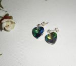 Brincos de coração de cristal Swarovski verde em 925 tachas de prata