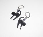Brincos de gato de metal preto com conta de cristal azul