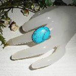 Anel de cabochon com pedra turquenite oval
