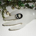 Anel de cabochon com cúpula de vidro preto bege