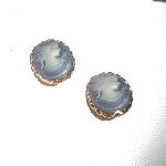 Brincos de camafeu azul em clipes