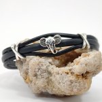 Pulseira de elefante sobre cordas de couro preto