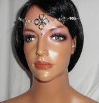 Tiara de cristal boémio branco opaco com motivos celtas 2 em 1
