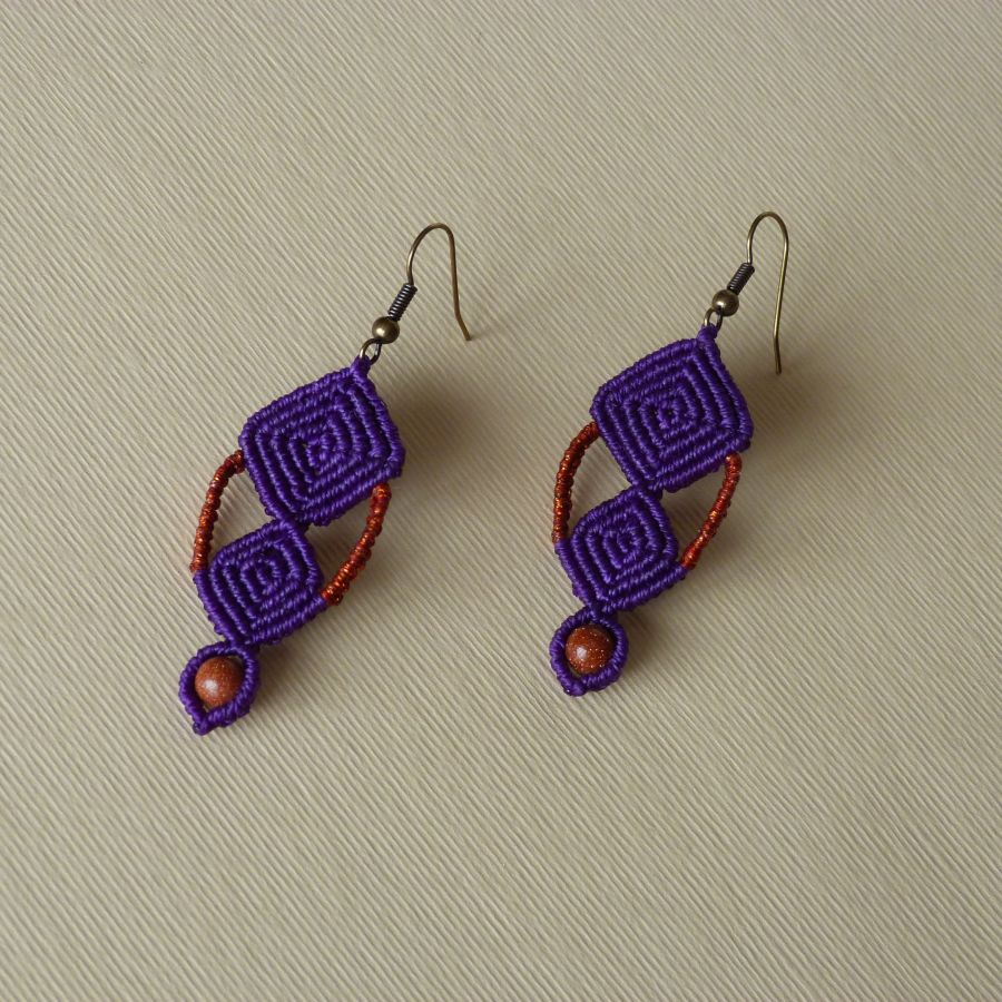 Brincos de micro macramé, púrpura