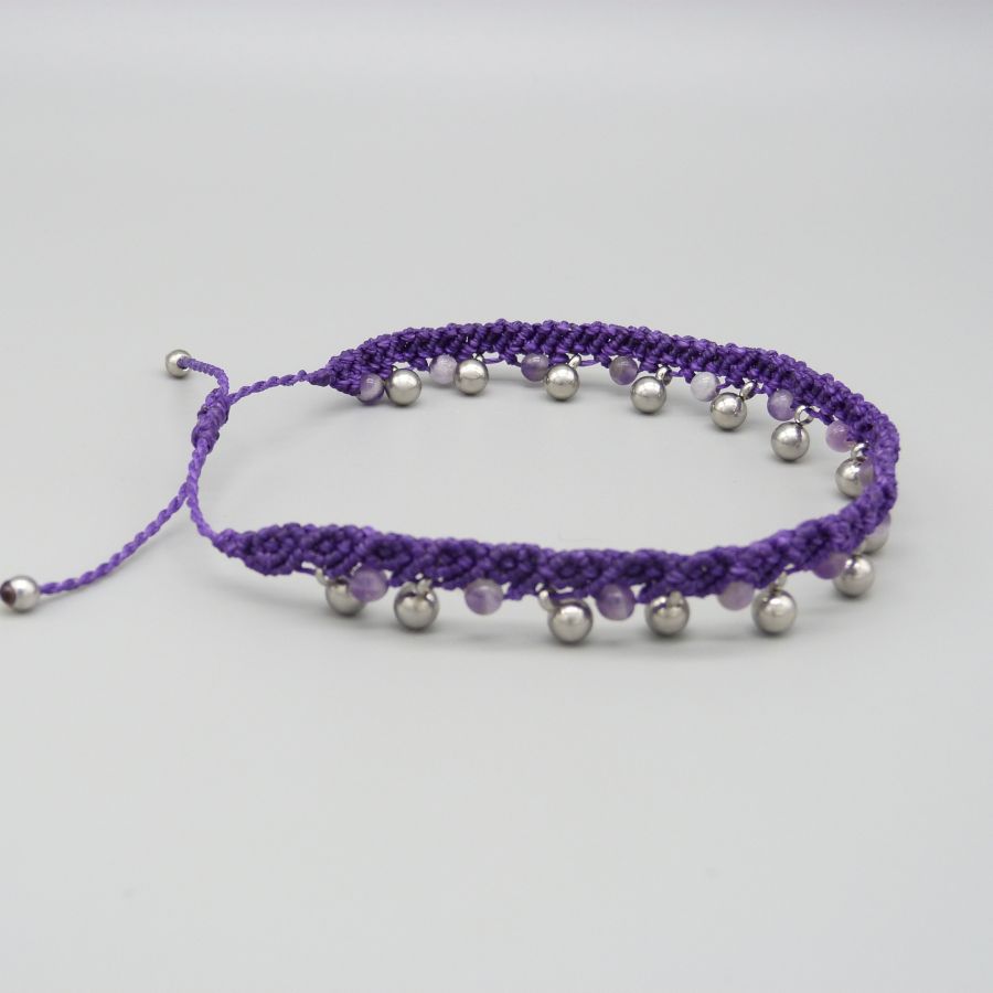 Anklet em micromacramé púrpura
