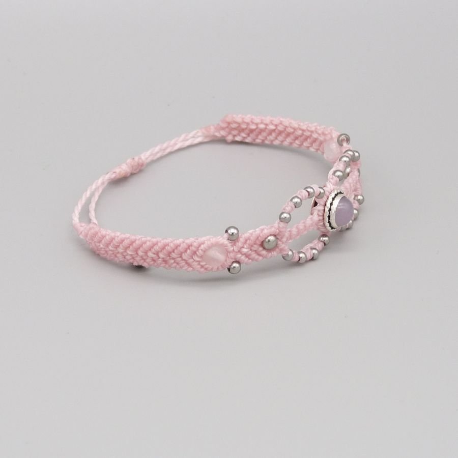 Pulseira micro-macramé rosa com uma pedra de quartzo rosa