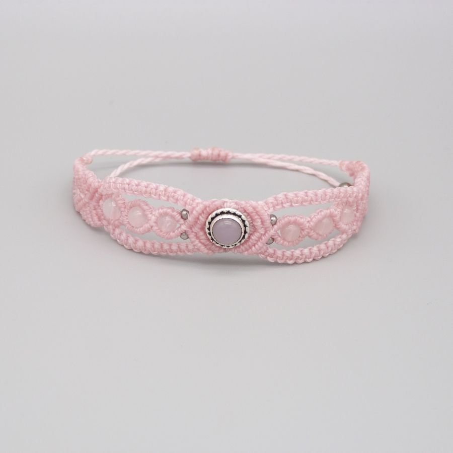 Pulseira micro-macramé rosa com uma pedra de quartzo rosa