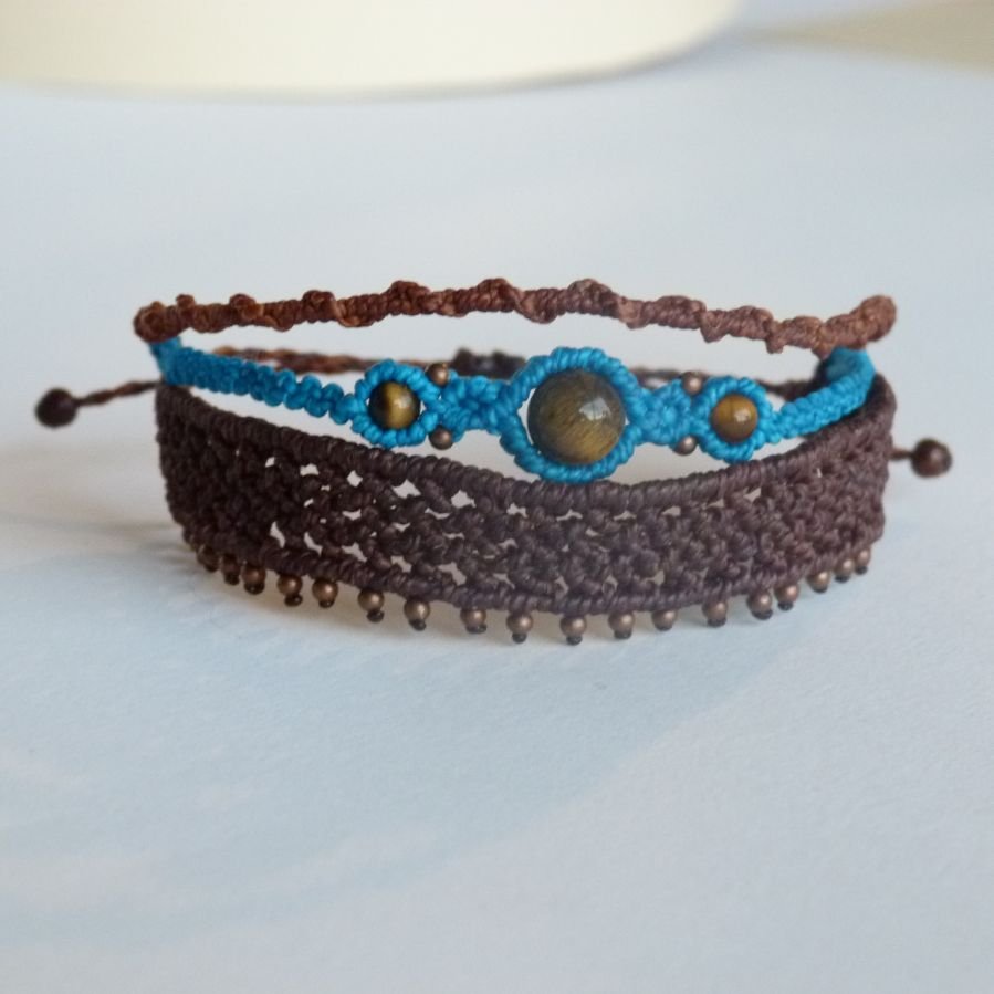 3 em 1 pulseira multi-comprimento castanha e turquesa em micro-macramé