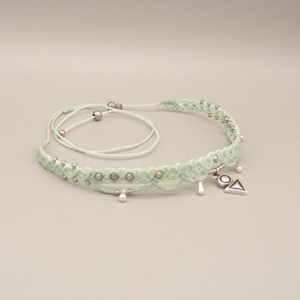 Gargantilha de micro macram&eacute; verde menta de &aacute;gua