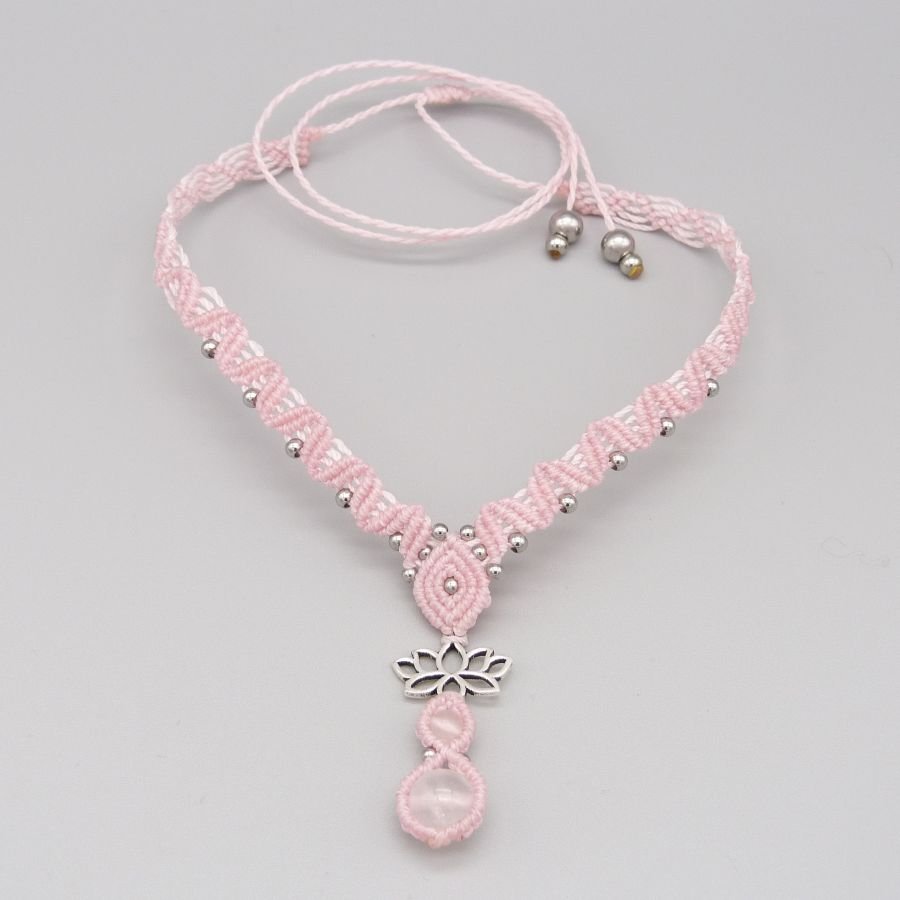 Colar micromacramé rosa com duas contas de quartzo 