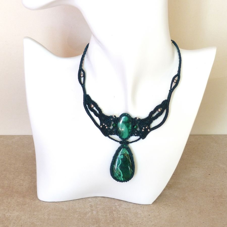 Colar micromacramé verde com dois malachites