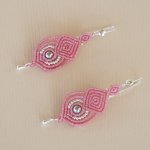 Brincos de micro macramé rosa com 925 ganchos de prata