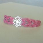 Pulseira micro-macramé rosa com inserto de prata