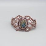 Pulseira de micro-macramé com um labradorite
