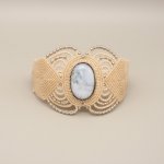 Pulseira micromacramé bege clara com uma ágata