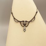 Colar micromacramé cinzento carvão vegetal com um conjunto de labradorite