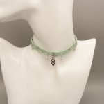 Gargantilha de micro macramé verde menta de água