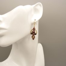 Par de brincos em micro-macramé, cor taupe 