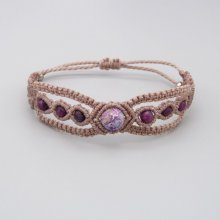 Pulseira de micro-macramé com uma pedra de jaspe imperial azul violeta