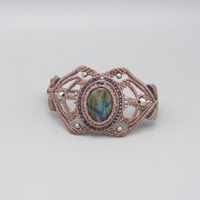 Pulseira de micro-macramé com um labradorite