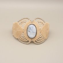 Pulseira micromacramé bege clara com uma ágata