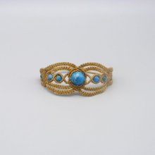 Pulseira micromacramé castanha clara com contas apatite