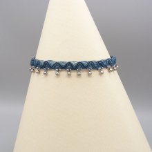 Anklet em micromacramé azul de pato