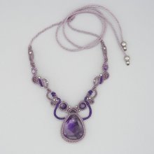 Colar micromacramé púrpura com ametista