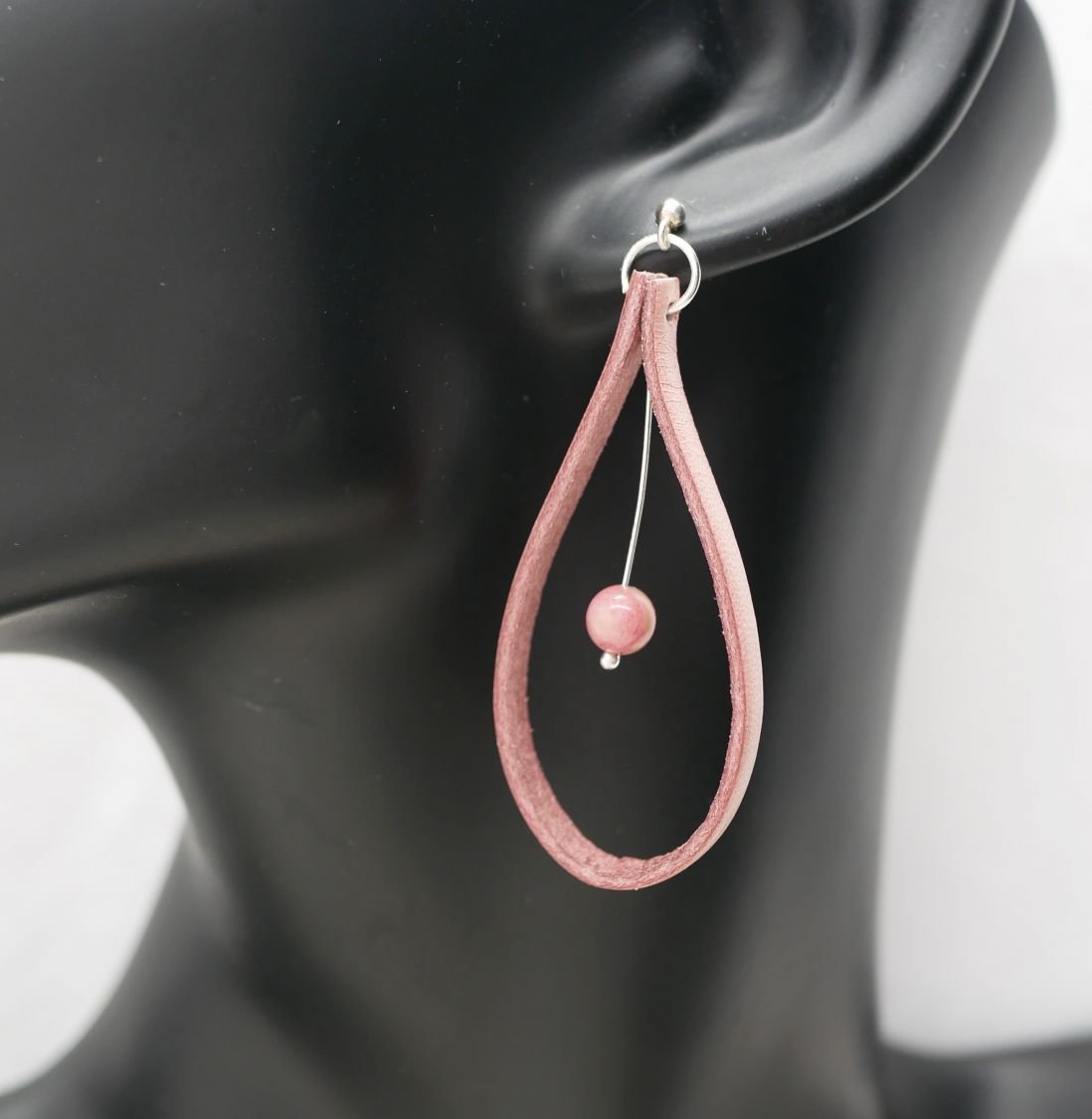 Brincos antigos de couro rosa em 925 tachas de prata 
